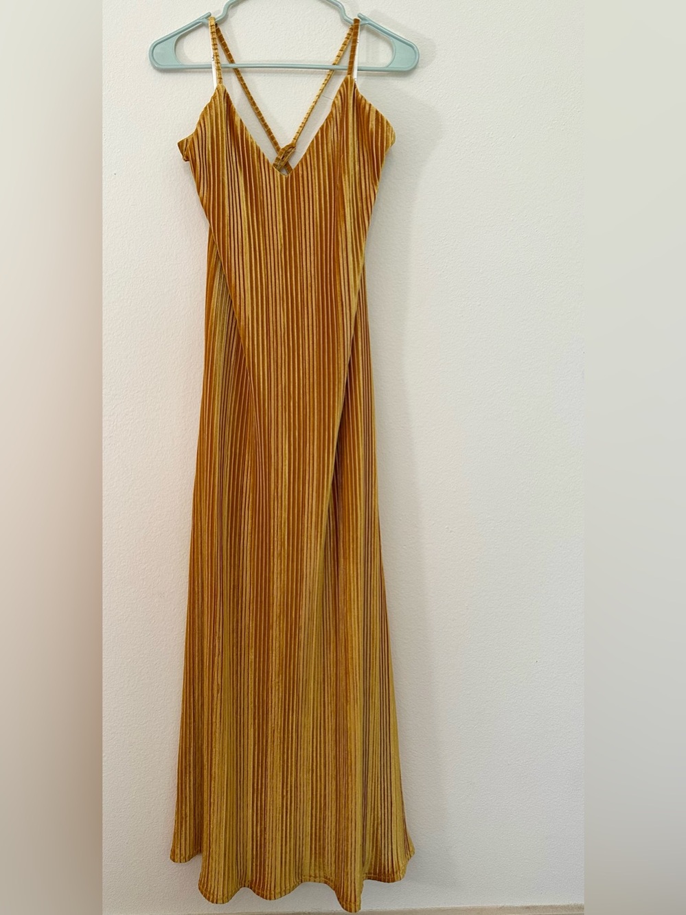 NWT Lulu’s Yellow/Gold Pleated Maxi Velvet Glam Slip Dress w/Adjustable Straps